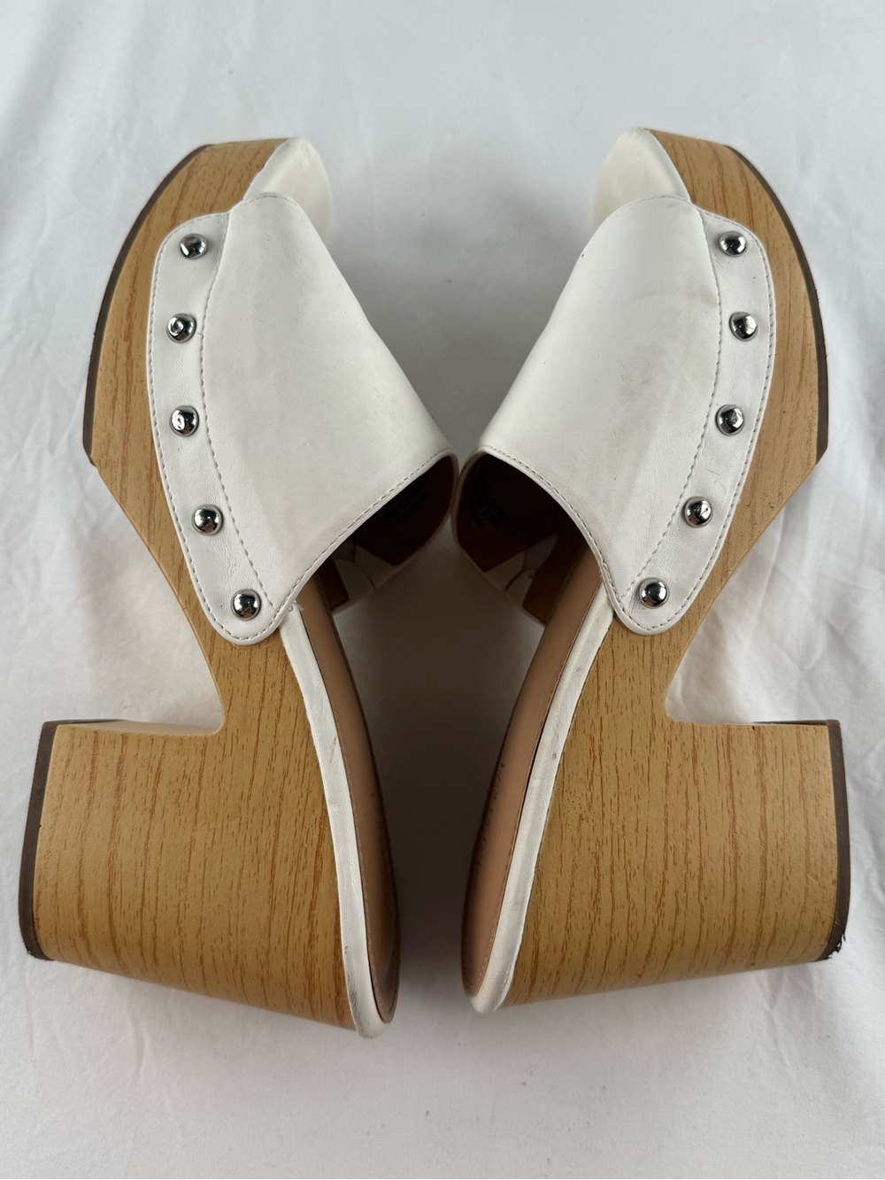 Forever 21 White Faux Leather Platform Clog Mules with Wood-Effect Heel - Picture 5 of 6